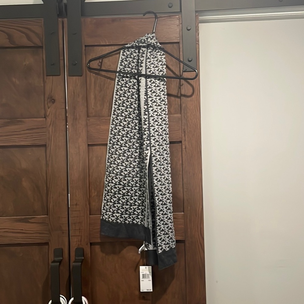Michael Kors reversible scarf